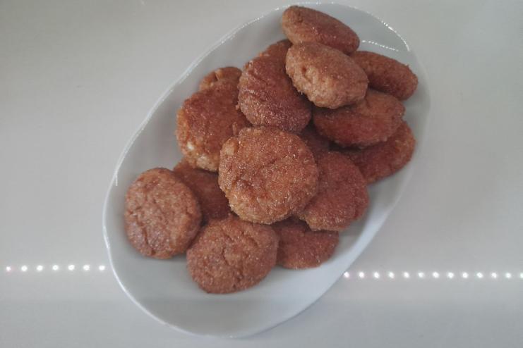 КОТЛЕТИ З СИРОМ